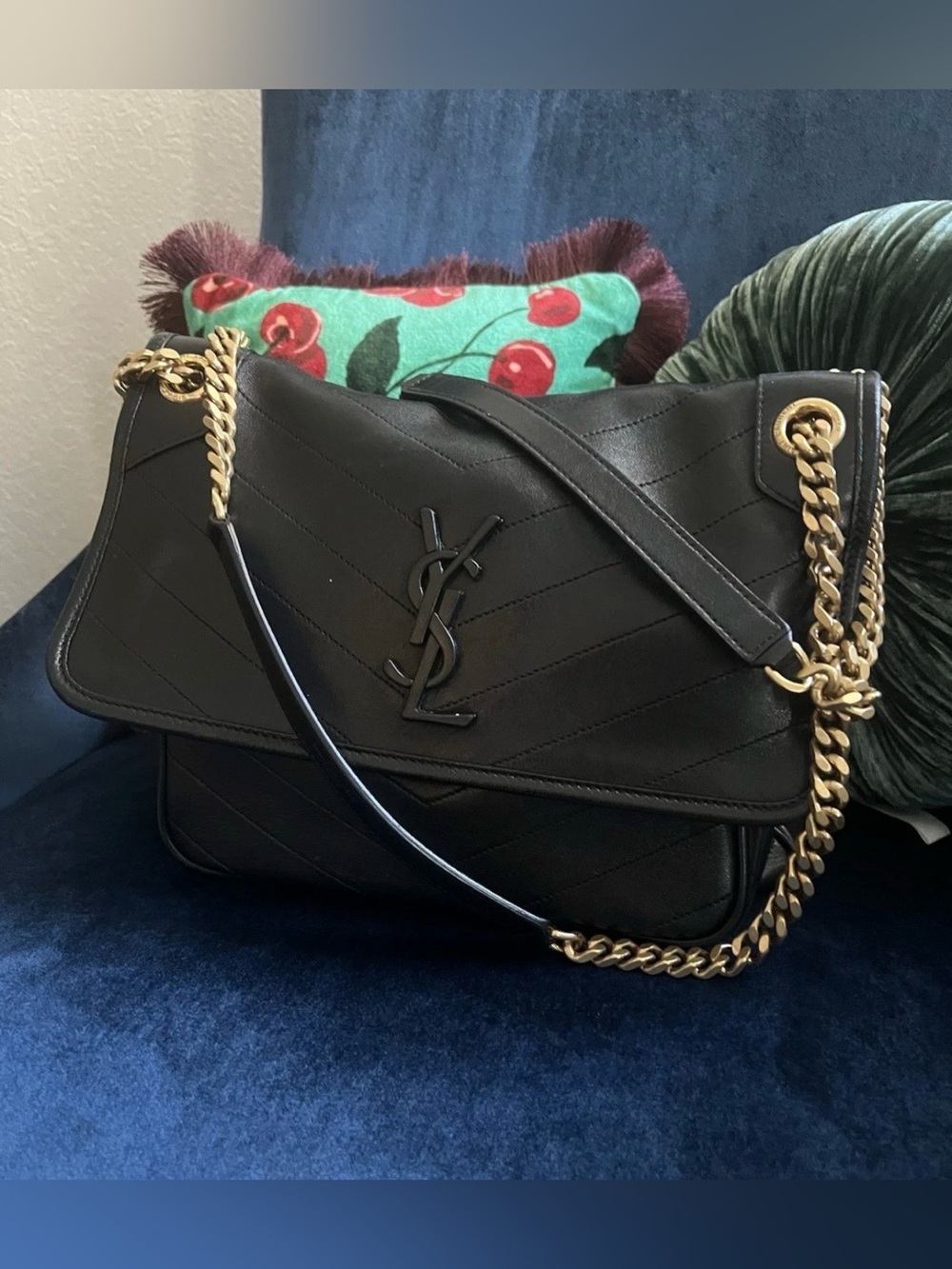 Saint Laurent Niki Medium Shoulder Bag – Black Smooth Calfskin - 100% Authentic